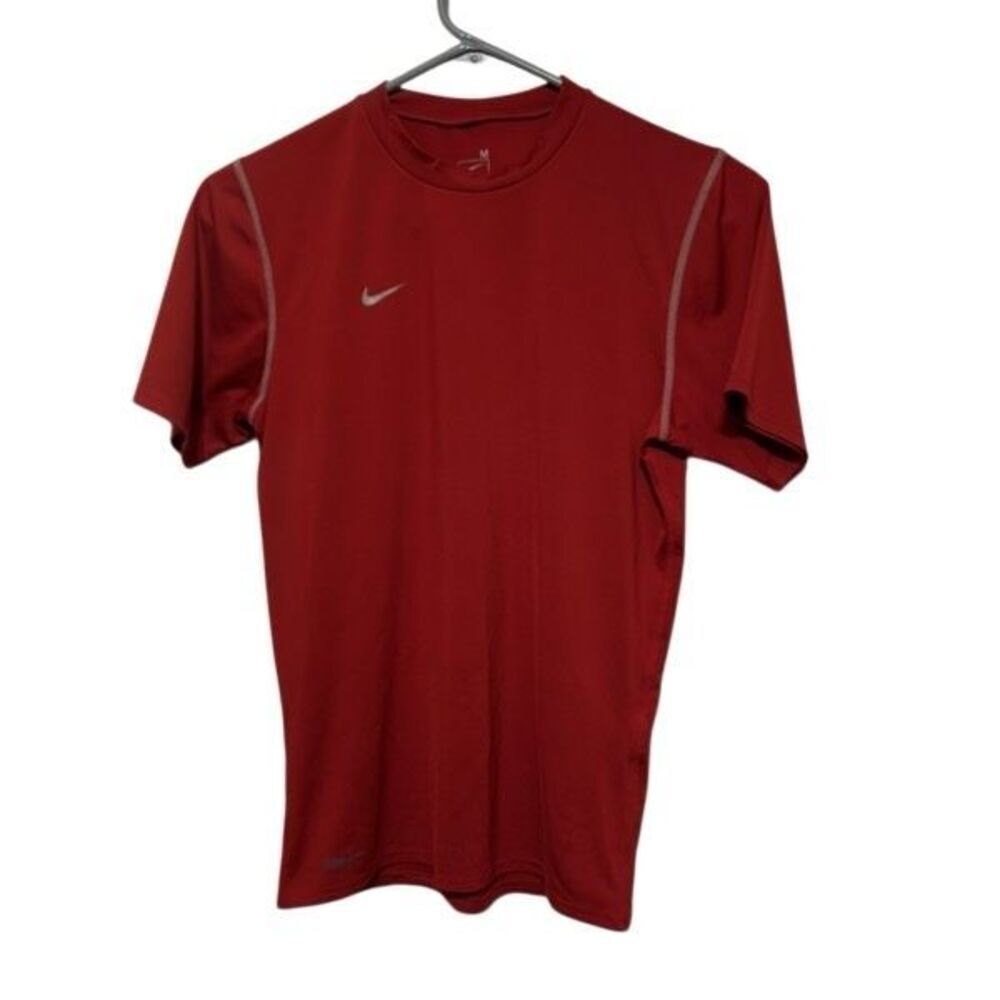 Nike Fit Dry Size Medium Red Base Layer Short Sleeved Shirt